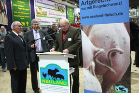 start_2011-1_neuland_laudatio_kniepkamp_.jpg start_2011-1_neuland_laudatio_kniepkamp_.jpg