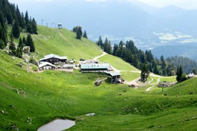 kinder-_und_jugendliche-blick_auf_stie_alm_von_oben.jpg