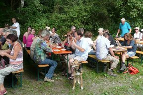 aktuelles-aktuelles_2013-verpflegungstation-rebstockpatenschaft.jpg