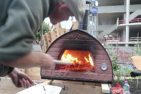 aktuelles-aktuelles_2013-1_mobiler_pizzaofen.jpg