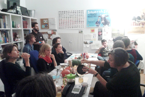 aktuelles-aktuelles_2014-tst_1114_vernetzungstreffen_gs_berlin_4.jpg aktuelles-aktuelles_2014-tst_1114_vernetzungstreffen_gs_berlin_4.jpg