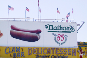 aktuelles-aktuelles_2014-hotdog_coney_island_kh.jpg