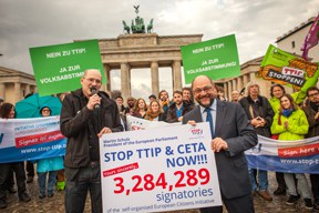 aktuelles-aktuelles_2015-ttip_unterschriften_schulz_288.jpg