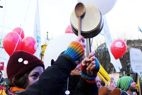 aktionen_2018-demo_whes_2018_288_16_topf.jpg aktionen_2018-demo_whes_2018_288_16_topf.jpg