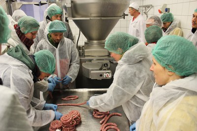 „Zu wissen, woher Fleisch kommt, gehört zur Bildung.“ „Zu wissen, woher Fleisch kommt, gehört zur Bildung.“