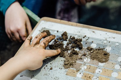 Sinnestraining mit Kindern: Zeit zu Hause kreativ nutzen Sinnestraining mit Kindern: Zeit zu Hause kreativ nutzen