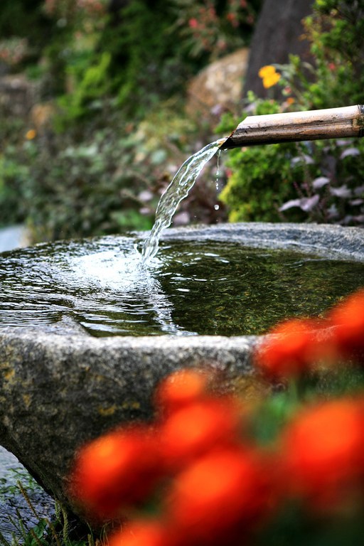 falling-water (c) YHBae Pixabay.jpg
