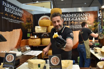 Käse verkosten (c) SFD