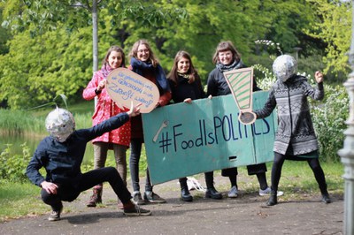 Essen ist politisch: Slow Food Youth Akademie zu Besuch bei der EU