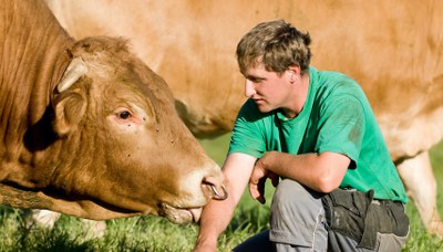 Slow Food fordert von der Bundesregierung: Würdige Bedingungen für Mensch und Tier bei der Herstellung von Lebensmitteln