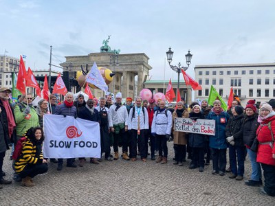 „Wir haben es satt!“-Demo: 10.000 fordern sozial gerechte Agrarwende und gutes Essen für alle