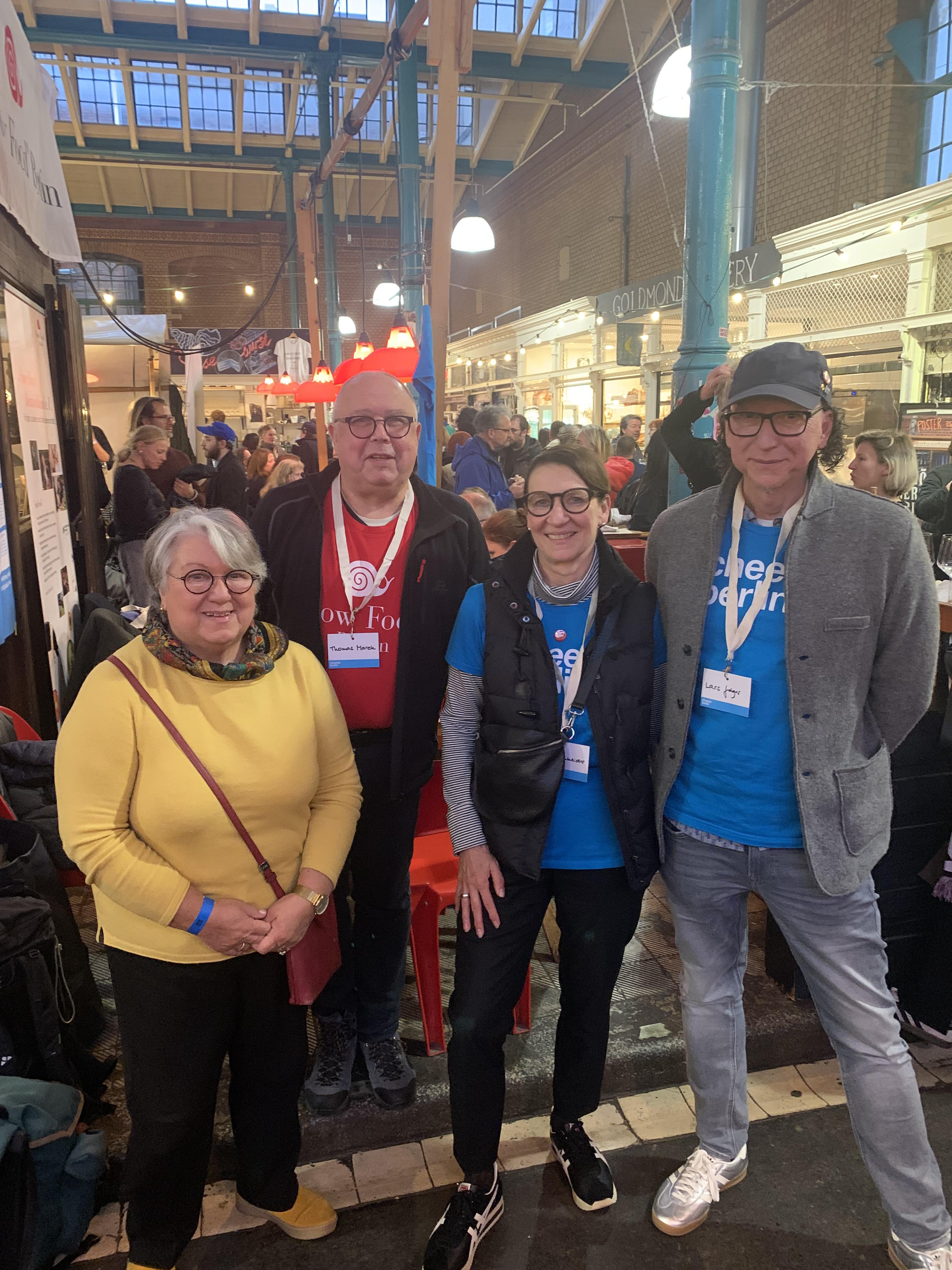 Lucia Rizzo Slow Food Stand Cheese Berlin 2025, Mitglieder vom CV Berlin (c) Lucia ...