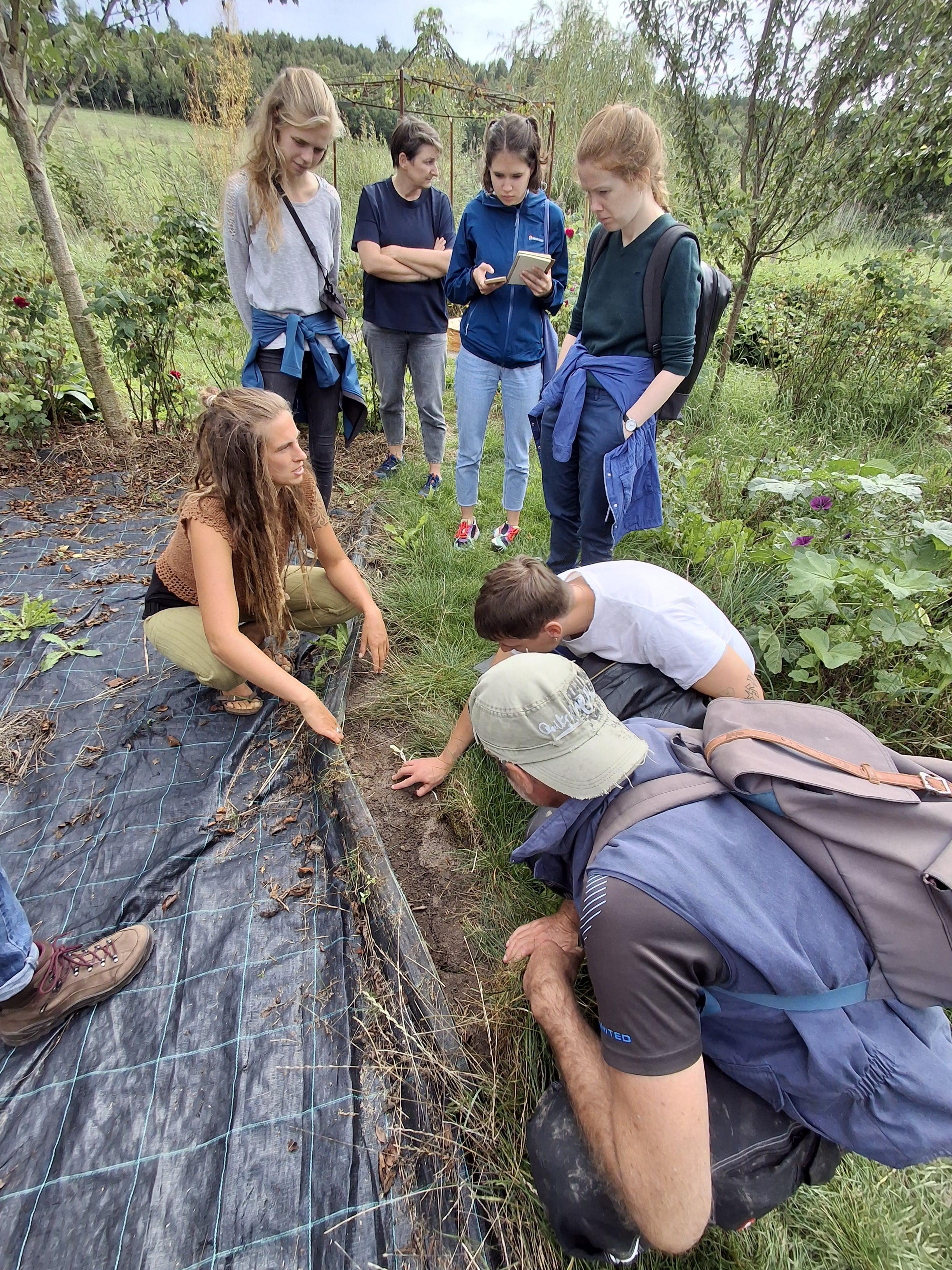 Waldgarten mit Geraldine Sommer, Gemeinschaft Tempelhof (c) Sabrina Buchholz.jpg