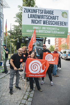 Protest vor der Sonder-Agrarministerkonferenz 10.07.2025 (c) Fabian Melber_WHES 54645871353_cf469067f4_k.jpg