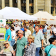 aktuelles-aktuelles_2013-besucher_schhlossplatz_brot_112.jpg