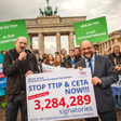 aktuelles-aktuelles_2015-ttip_unterschriften_schulz_112.jpg