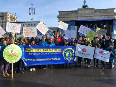 Slow Food unterstützt EU-Bürgerinitiative Bienen und Bauern retten (c) Slow Food