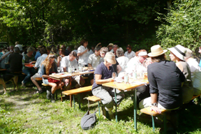 rebstockpatenschaften-weinprobe_im_weinberg.jpg