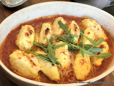 Aus Eins mach Zwei und Drei: Grießnockerl-Suppe, Grießnockerl auf einer Tomatensoße, Pasta mit Tomatensauce