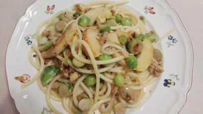 Pasta mit Rosenkohl, Walnüssen und Blauschimmelkäse