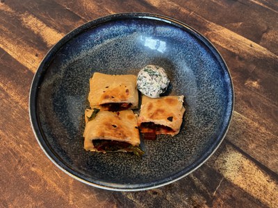 Neues aus der Dienstagsküche: Bete-Grünkohl-Taschen mit Ricotta-Spinatcreme