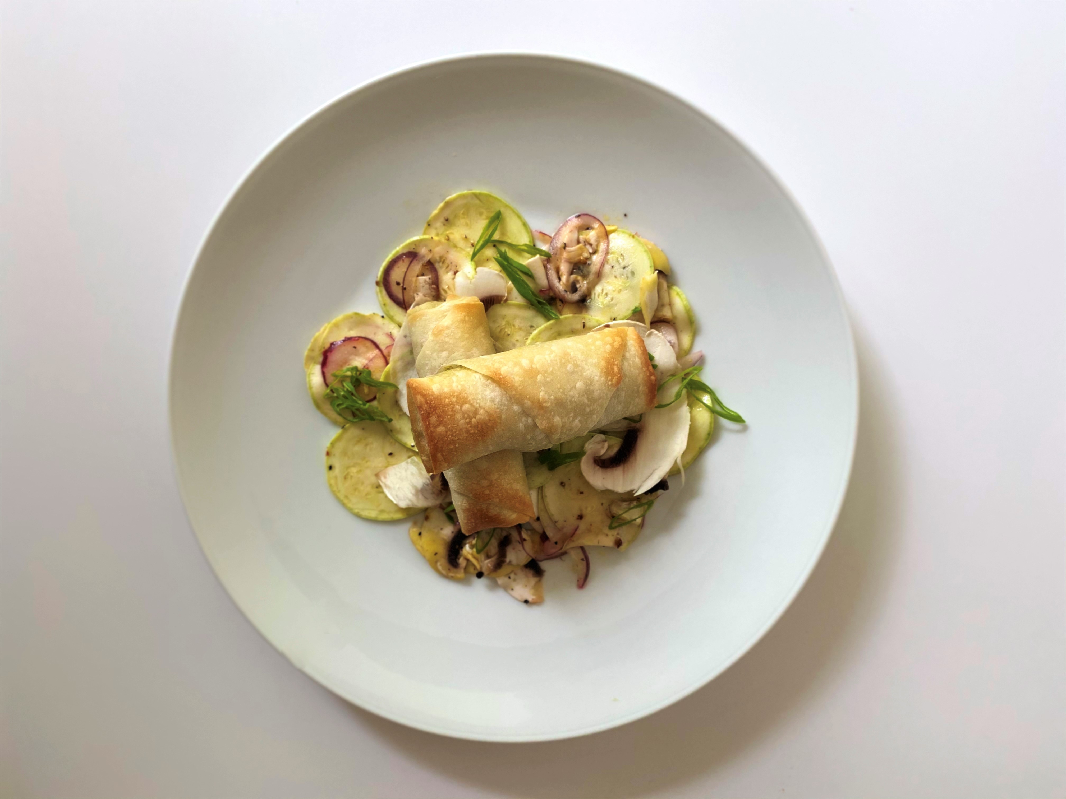 Juni: Brennnessel-Byrek mit roh marinierten Pilzen und Zucchini — Slow ...