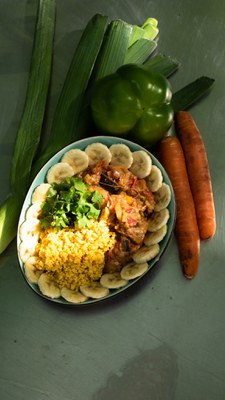 Süßlupine mit Pulled Banana Ragout und Rumfort-Salat mit Beste-Dressing