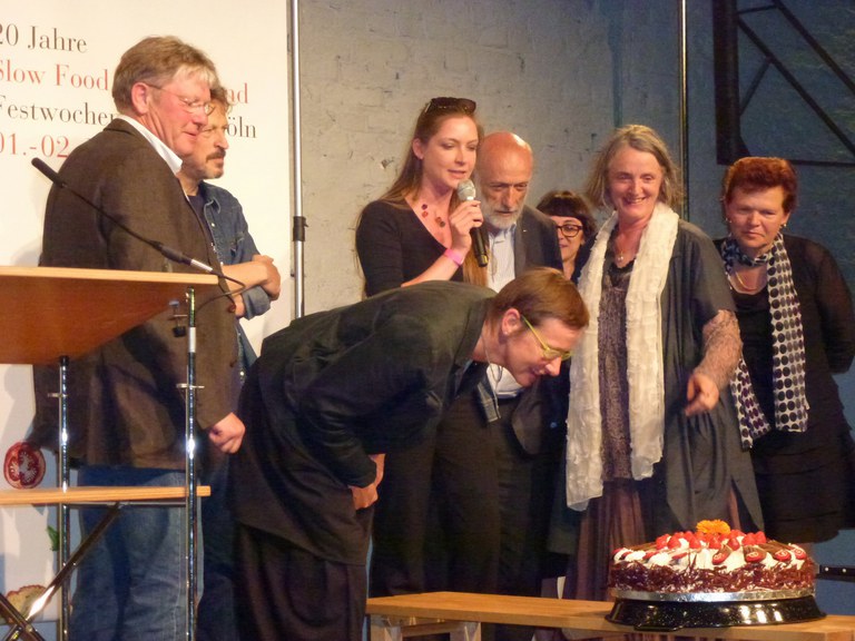 con_berg_land-sf_20jahre_koeln_torte_02.jpg