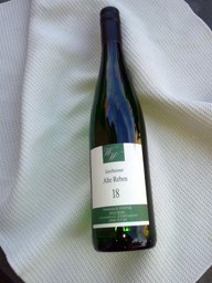 aktionen_2015-cv_aktuell_weinberg_flasche_192.jpg