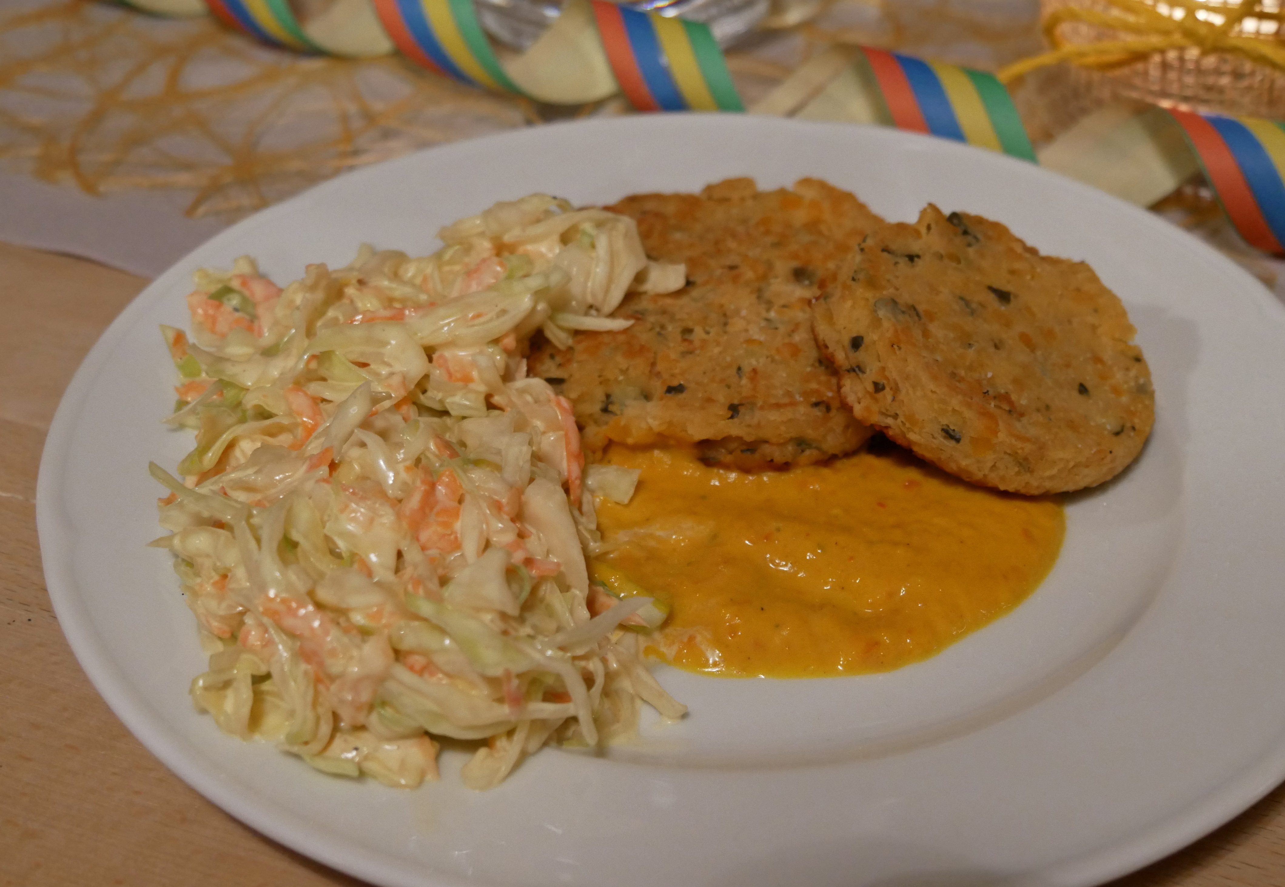Linsenburger mit Krautsalat