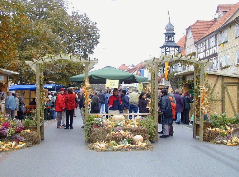 con_mfh_b288-wumawurstmarkteingang.jpg