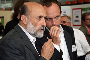 Gerhard Schneider-Rose_Carlo Petrini Messe Stuttgart_7.jpg