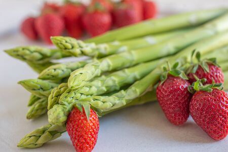 spargel-und-erdbeeren.jpg