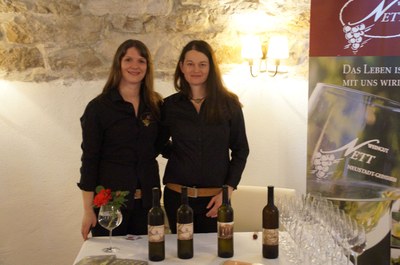 Wein Winzerinnen.JPG Wein Winzerinnen.JPG