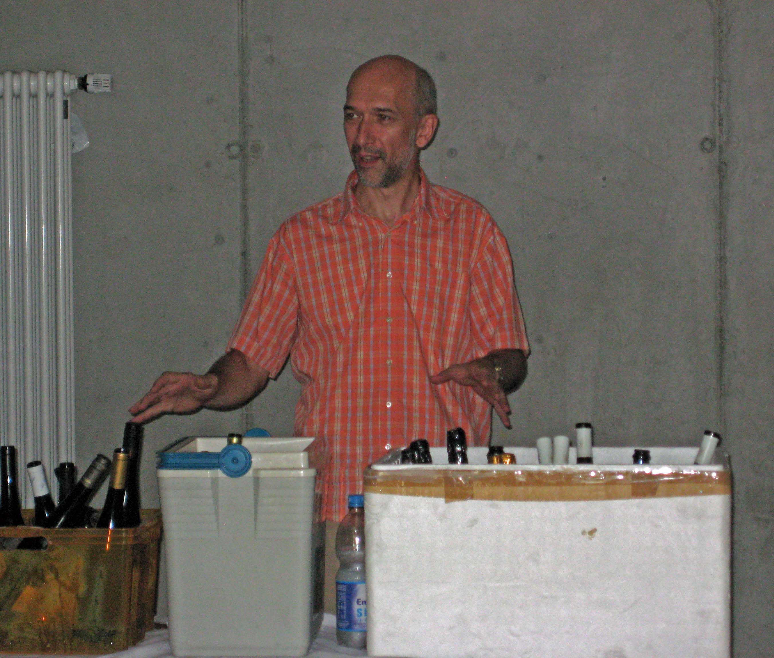 con_s_all-sommerfest_2009-4_bauer_erklaert.jpg