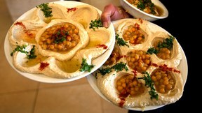 con_tue_b288-mv-2015-hummus.jpg Italienisches Weihnachtsmenu