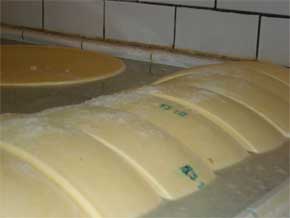 con_all1-salzbad.jpg Bergkäse im Salzbad