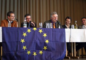 con_all1-podiumsdiskussion.jpg con_all1-podiumsdiskussion.jpg