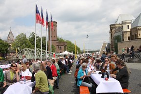 con_berg_land-slow_food_jubilaeumsfeier_koeln_ira_schneider_083.jpg con_berg_land-slow_food_jubilaeumsfeier_koeln_ira_schneider_083.jpg