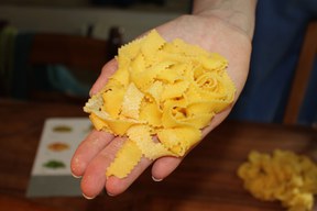 con_berg_land-slow_food_landpartie_nudeln_selber_machen_2014-08-31_mw_img_6766.jpg con_berg_land-slow_food_landpartie_nudeln_selber_machen_2014-08-31_mw_img_6766.jpg