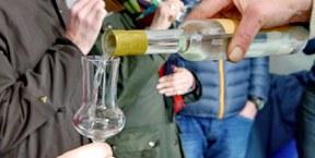 1_owl-va_2015-va_2016-07_schnaps_kastigen_02_2016_299_anna_kl.jpg 1_owl-va_2015-va_2016-07_schnaps_kastigen_02_2016_299_anna_kl.jpg