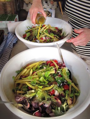 herne-klein_img_4152-001.jpg Salat mit Hausdressing