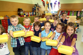 aktionen_2015-brotbox_klassenzimmer_neustadt_288.jpg aktionen_2015-brotbox_klassenzimmer_neustadt_288.jpg