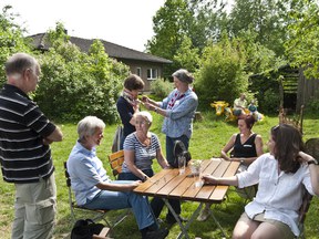 convivium_essen-20110507_kraeuterwanderung-20110507_schermb_slowf_kraeuterw-_013.jpg convivium_essen-20110507_kraeuterwanderung-20110507_schermb_slowf_kraeuterw-_013.jpg