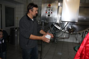 con_n_b288-der_kaese_muss_ins_toepfchen.jpg con_n_b288-der_kaese_muss_ins_toepfchen.jpg