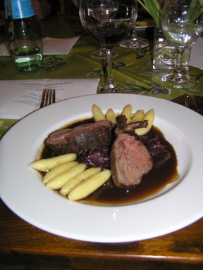 con_n_b288-spaetburgunder4_teller.jpg con_n_b288-spaetburgunder4_teller.jpg