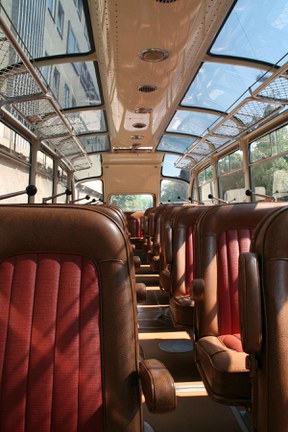con_s_all-jahr_im_weinberg-laubarbeiten-oldtimertour-img_8435.jpg con_s_all-jahr_im_weinberg-laubarbeiten-oldtimertour-img_8435.jpg
