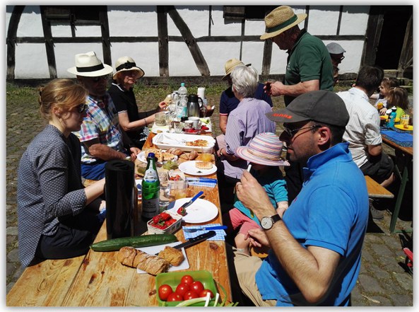 ...schon alles probiert ? cv_suedltw-lwldetmold-picknick_detmold_20180521c.jpg