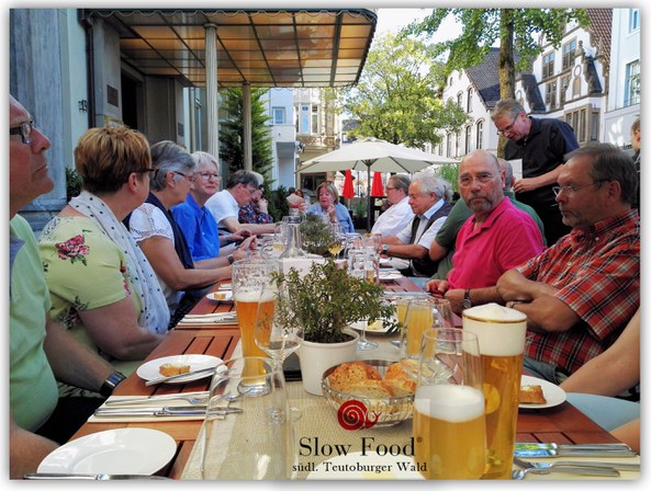 Genuß und Information auf der Freiluft-Terrasse cv_suedltw-detmolderhof-dethof_1.jpg