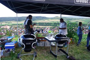 con_tue_b288-mv-2017-grillen_im_weinberg.jpg con_tue_b288-mv-2017-grillen_im_weinberg.jpg
